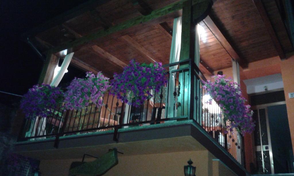 프라스치네토 Montagne Rocciose B&B 외부 사진