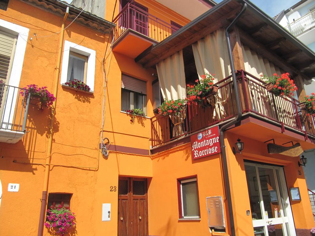 프라스치네토 Montagne Rocciose B&B 외부 사진